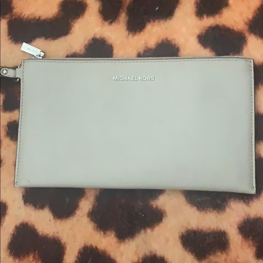 Michael Kors beige wristlet